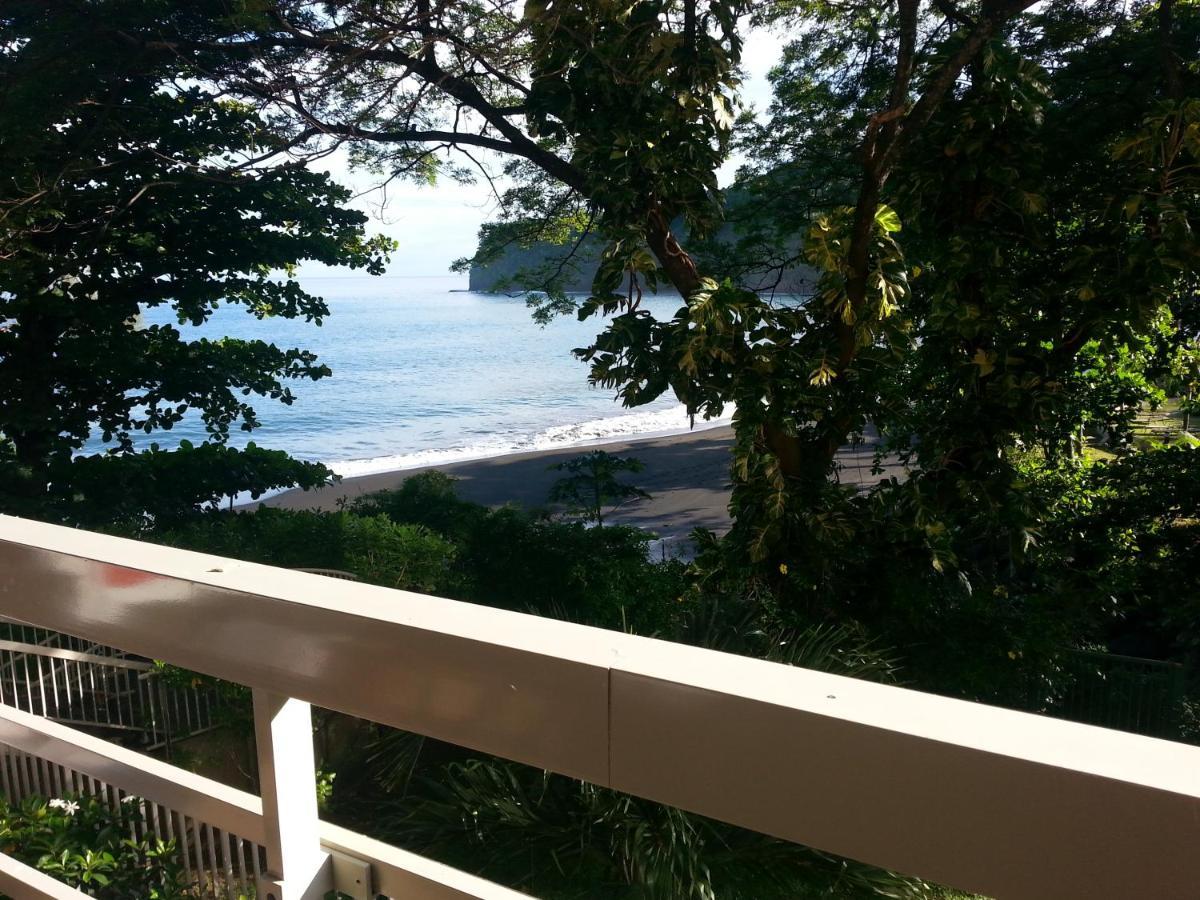 Toupidek-Sur-La-Plage Arue  Luaran gambar